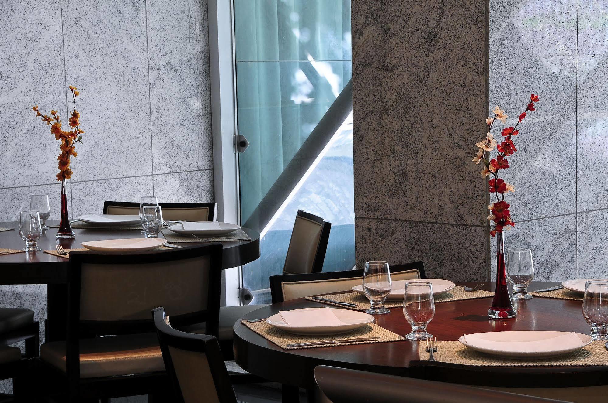 Bristol Merit Hotel 벨루오리존치 외부 사진