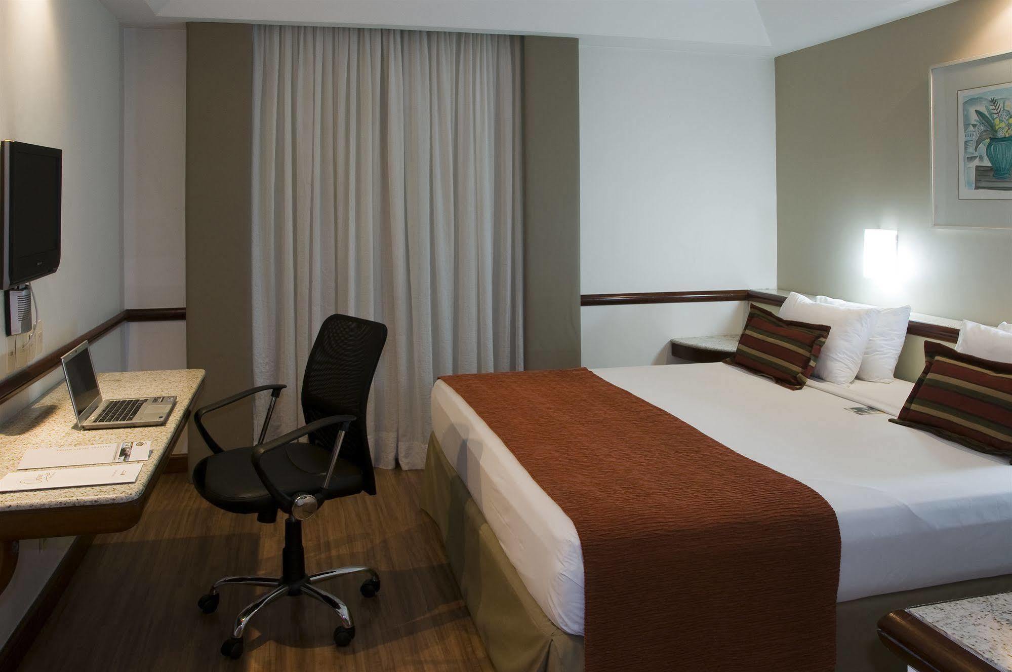 Bristol Merit Hotel 벨루오리존치 외부 사진