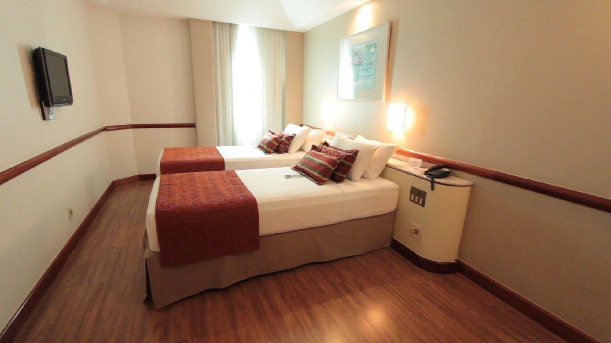 Bristol Merit Hotel 벨루오리존치 외부 사진