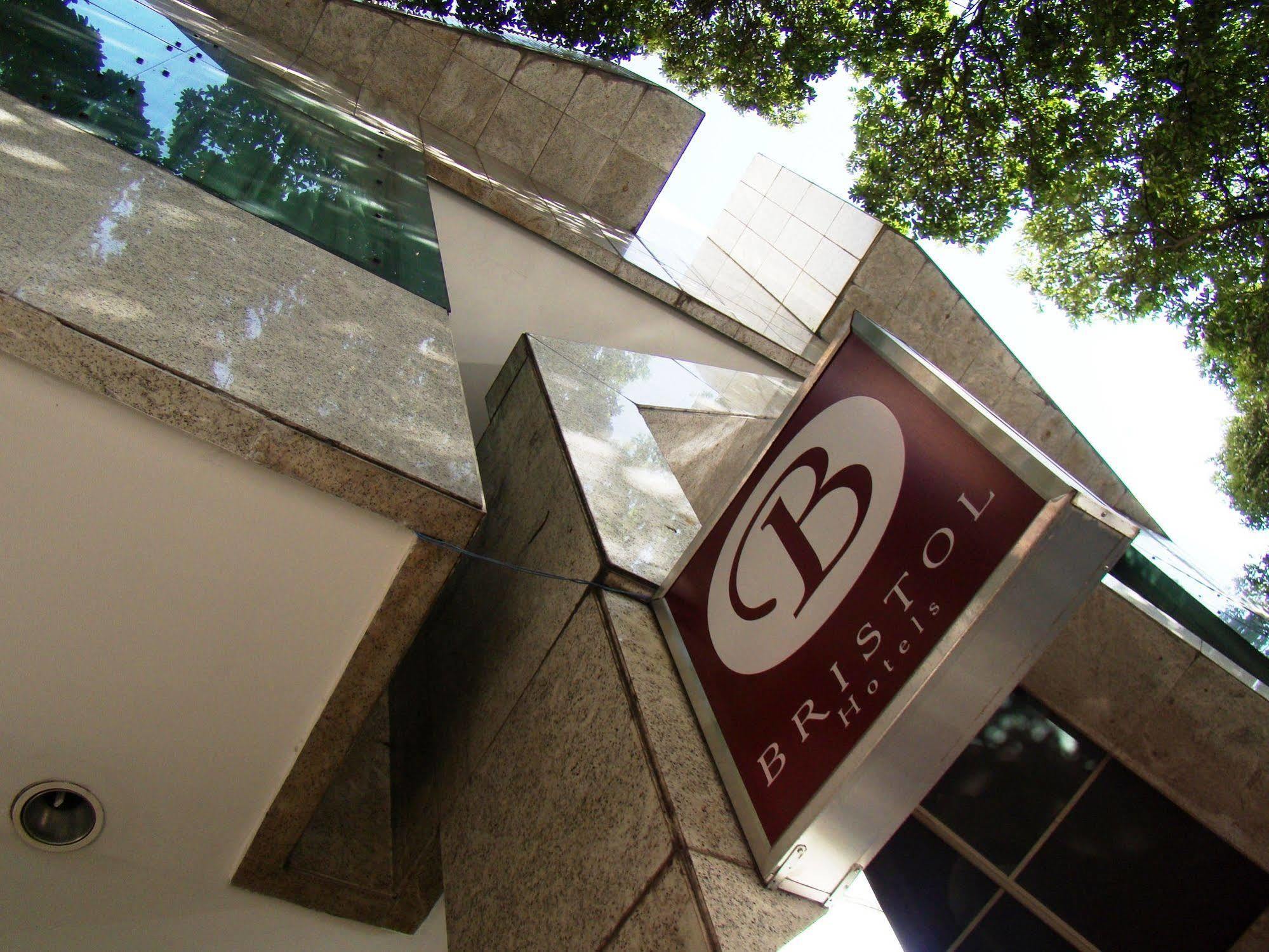 Bristol Merit Hotel 벨루오리존치 외부 사진