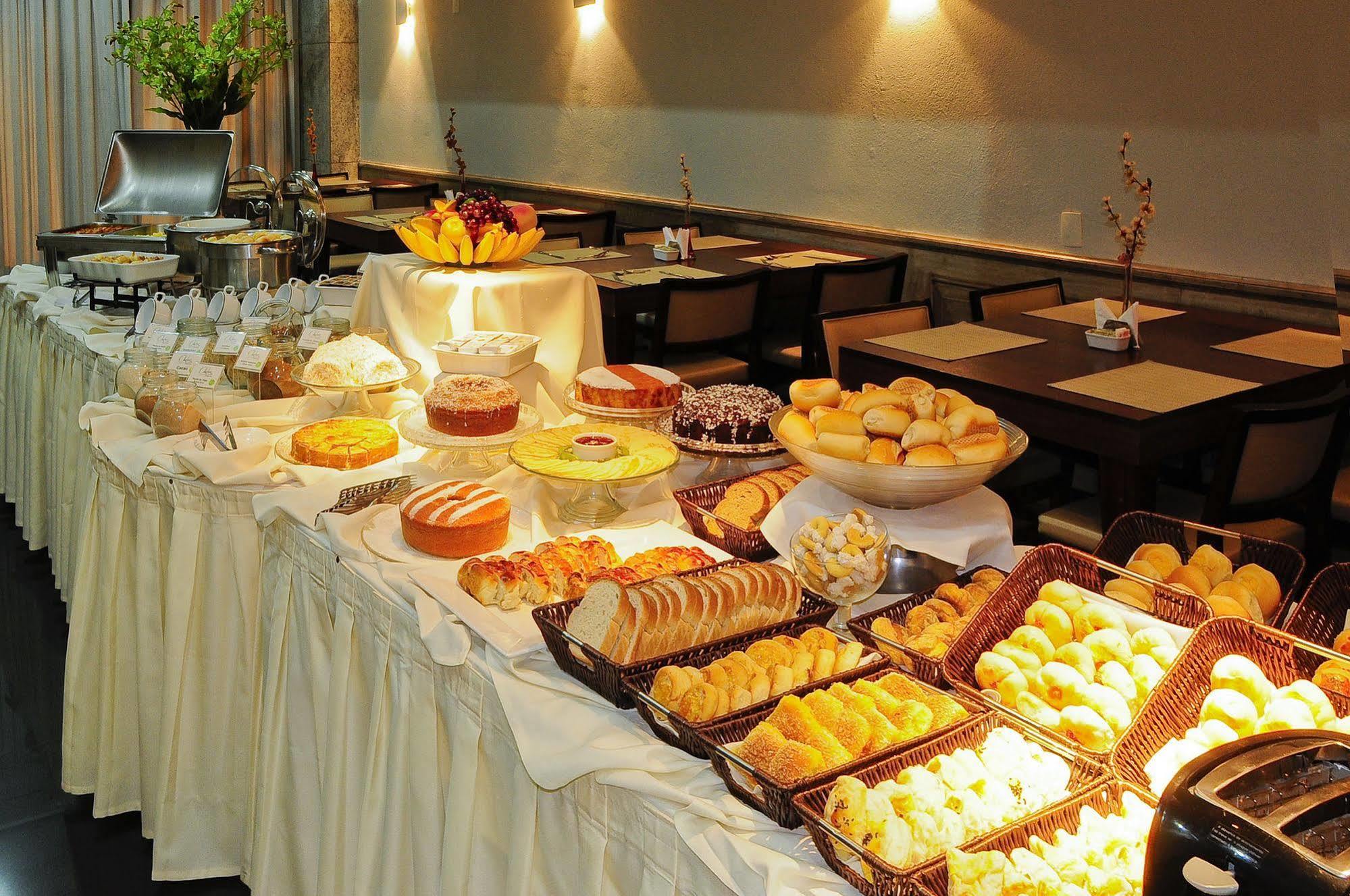 Bristol Merit Hotel 벨루오리존치 외부 사진